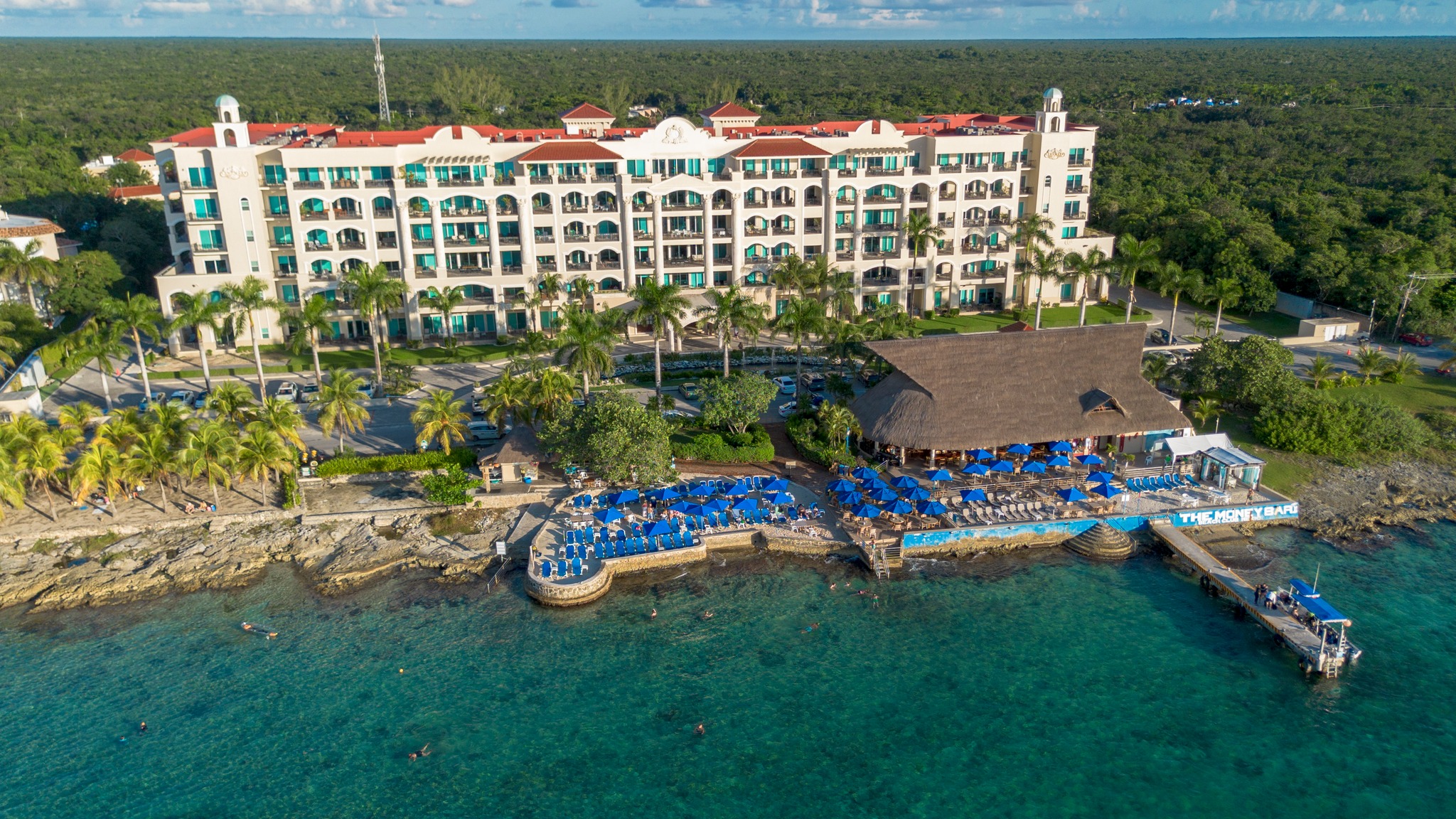 Vista aérea de The Money Bar Beach Club en Cozumel