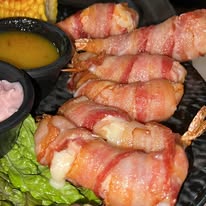 Deliciosos platillos en The Money Bar Beach Club